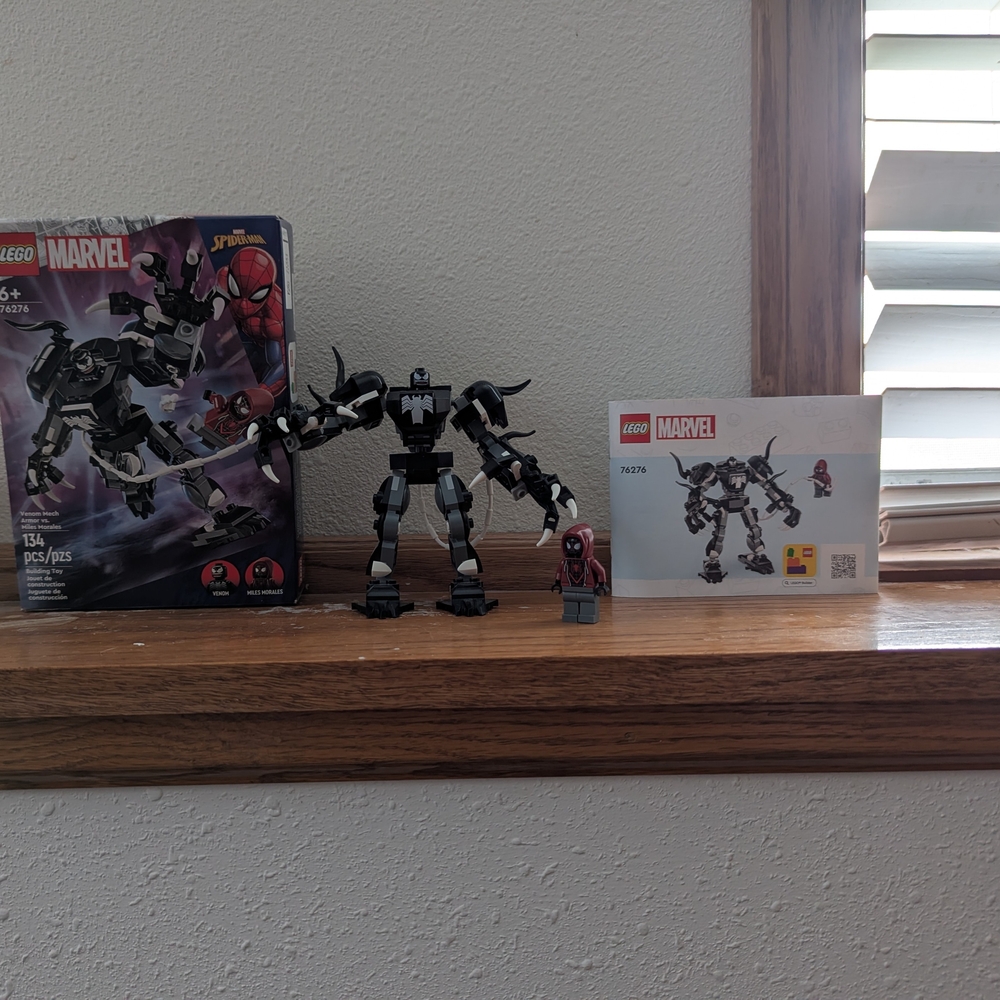 LEGO Marvel Black and White Venom Mech Set